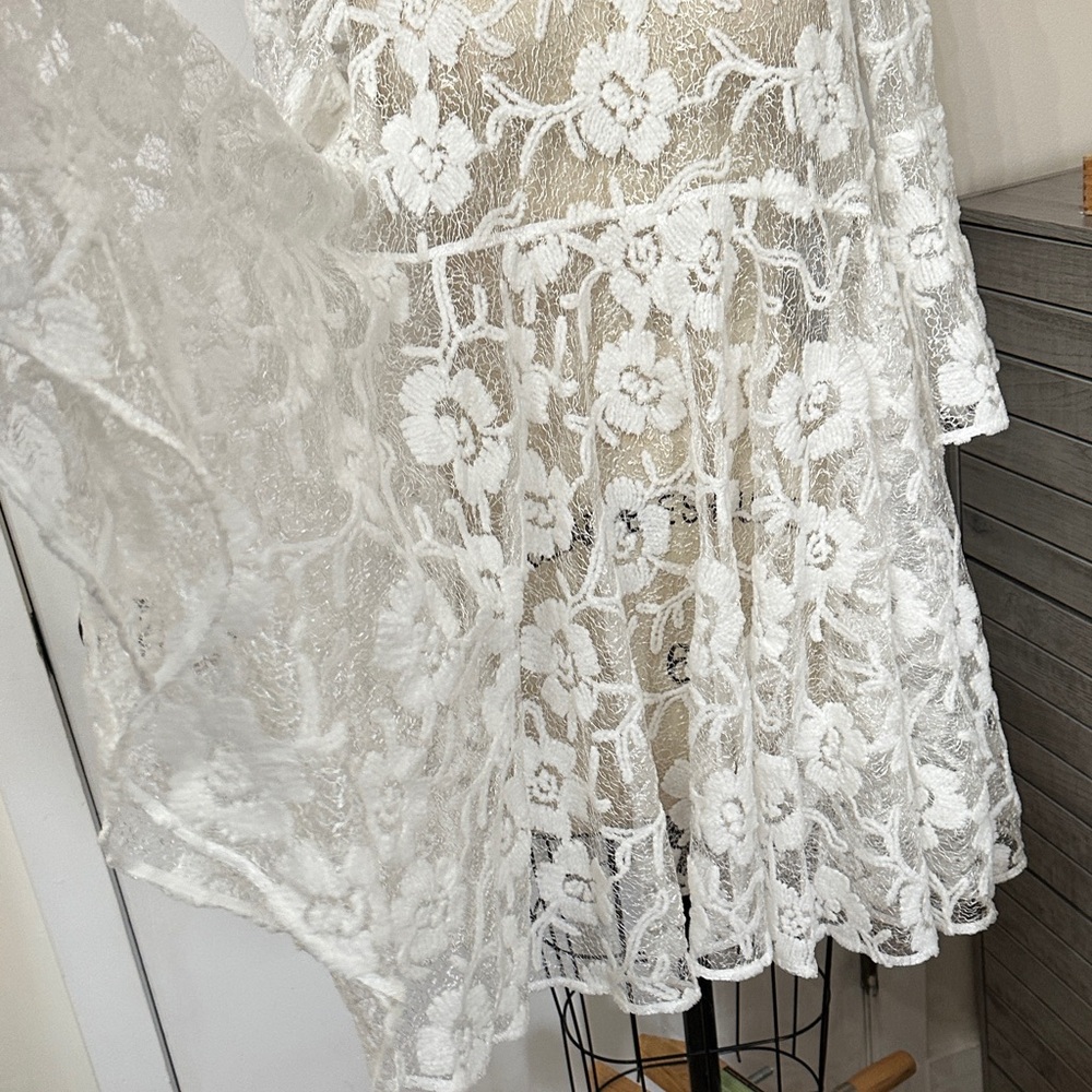 Free People White Floral Lace Dress see through gorgeous lace🤩🤩🤩 - Picture 12 of 15